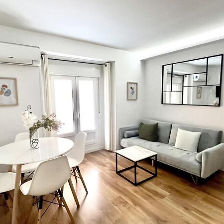 Dplace To Be - Exclusive Apartments In Historic Center Madrid Room photo
