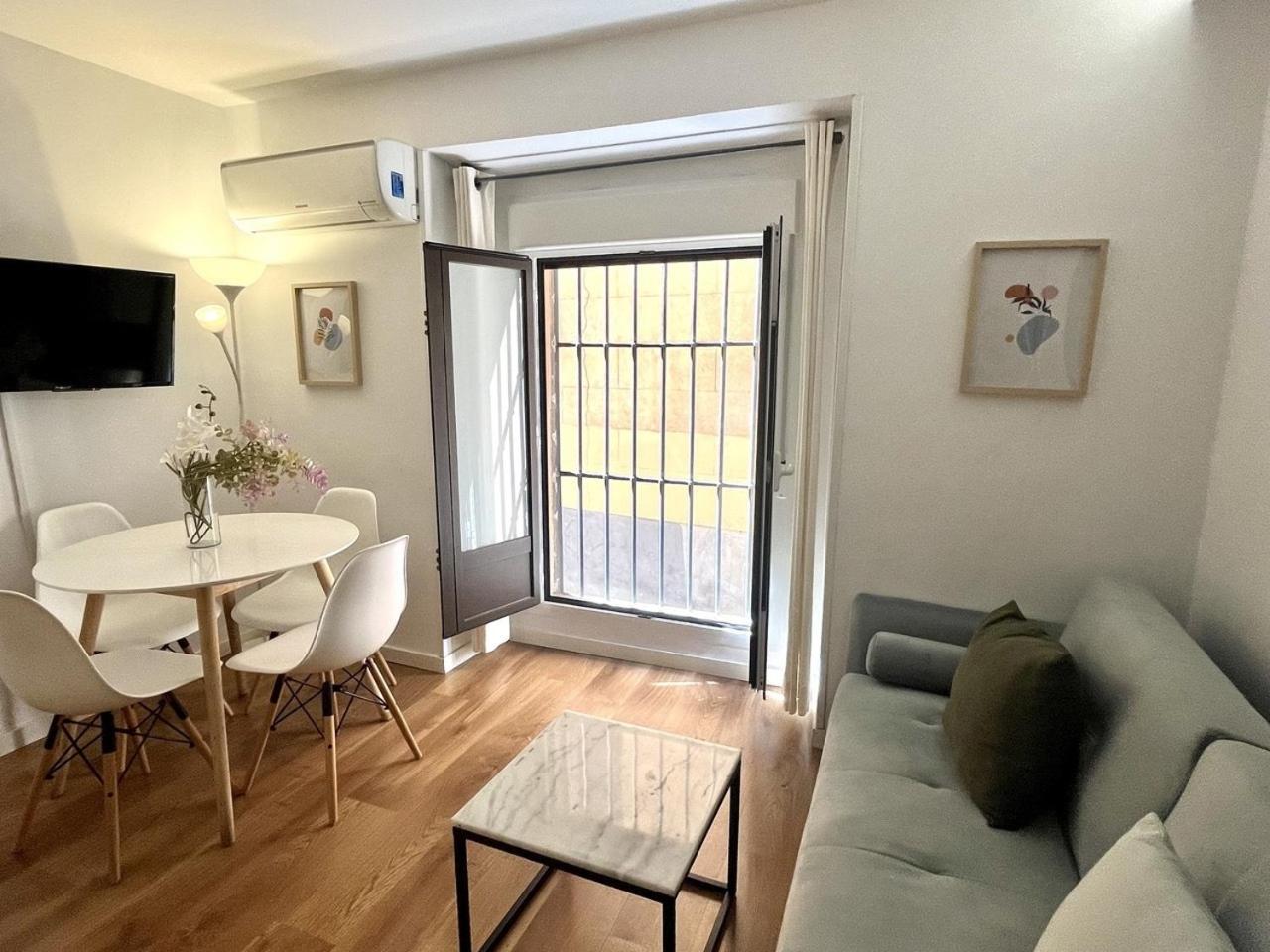Dplace To Be - Exclusive Apartments In Historic Center Madrid Room photo