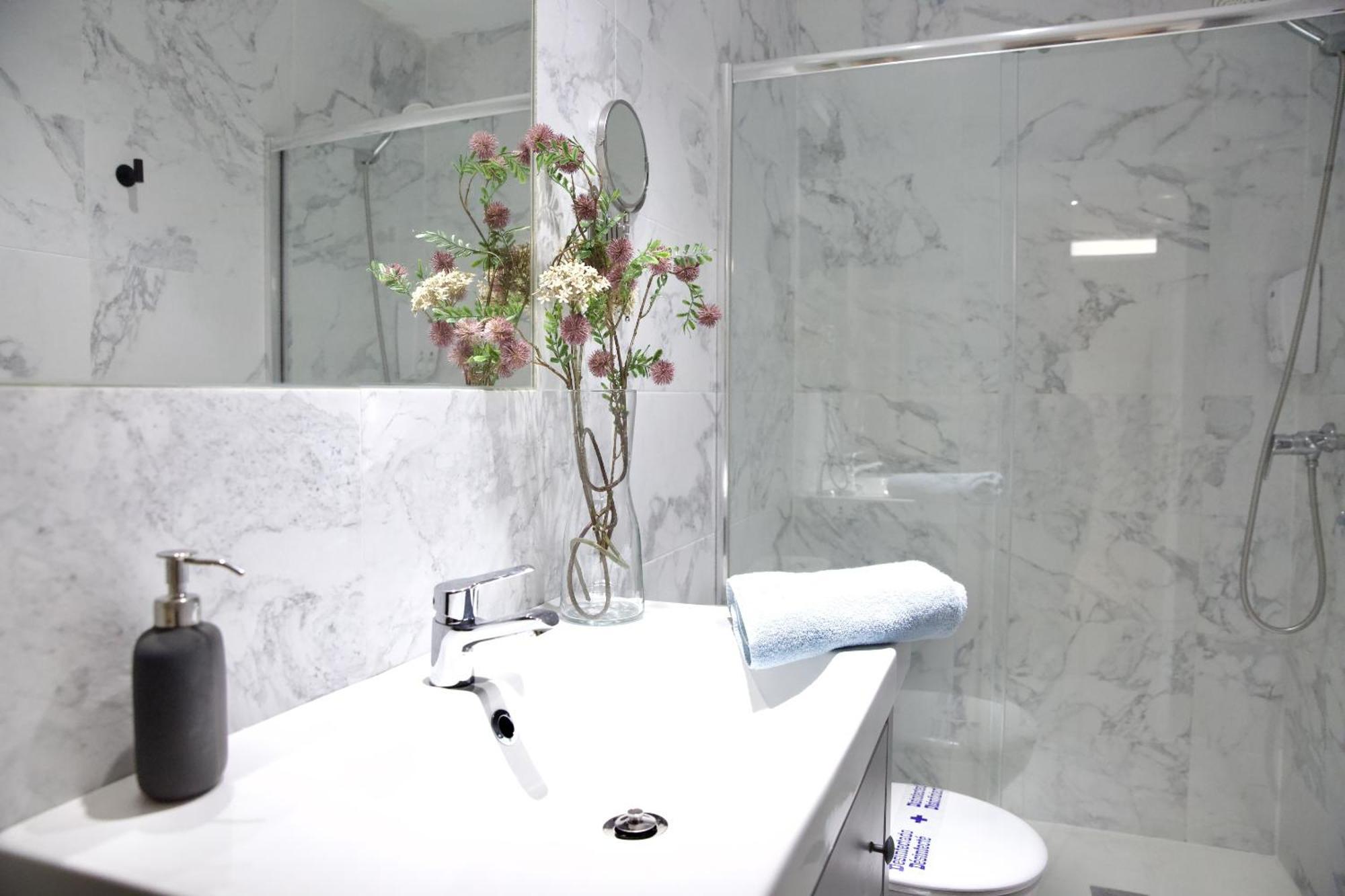 Dplace To Be - Exclusive Apartments In Historic Center Madrid Room photo