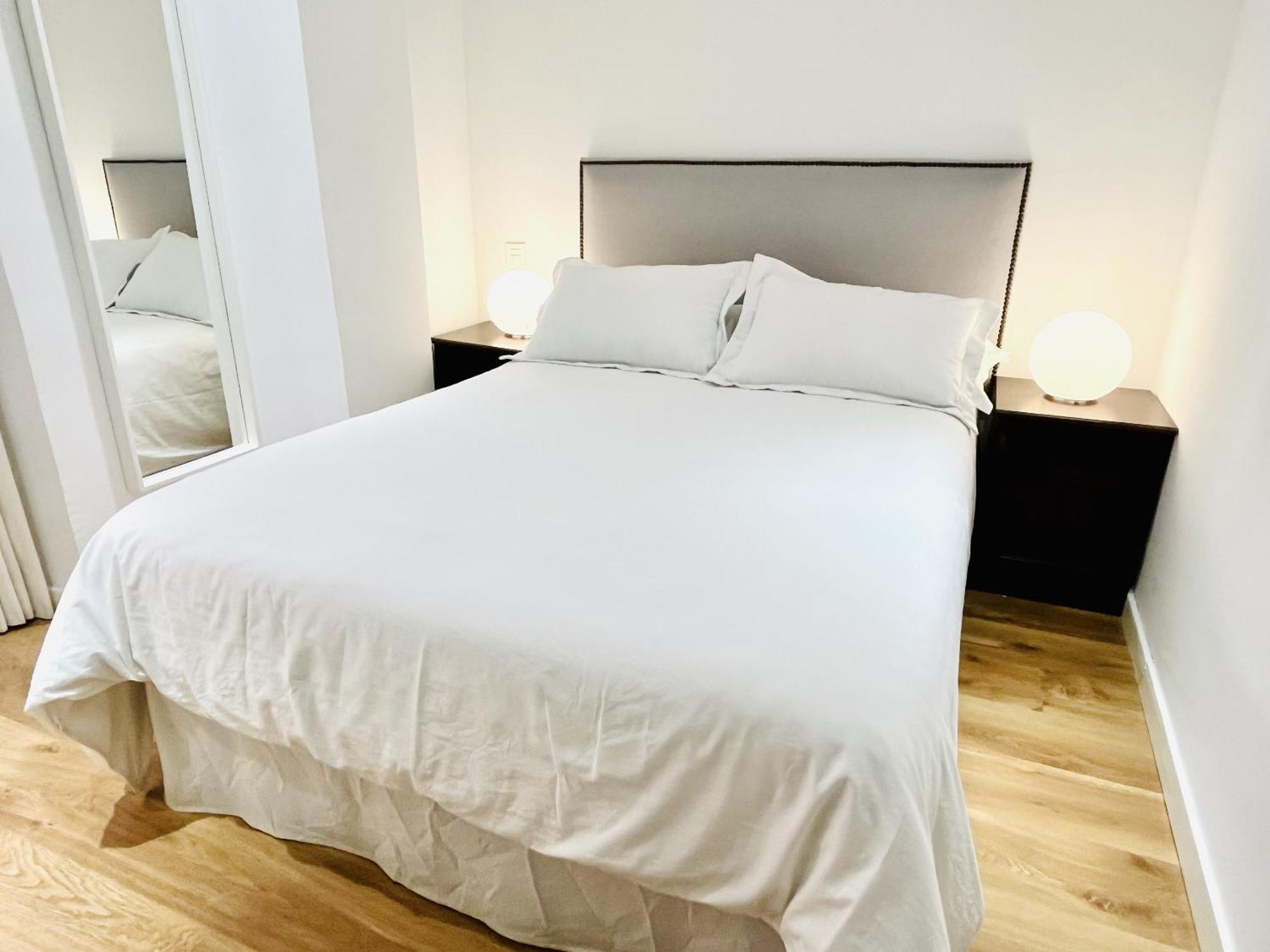 Dplace To Be - Exclusive Apartments In Historic Center Madrid Room photo