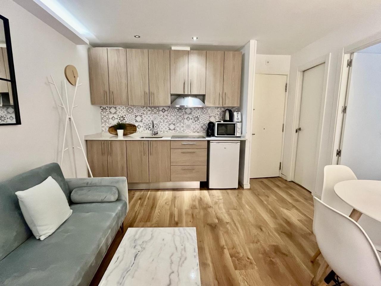 Dplace To Be - Exclusive Apartments In Historic Center Madrid Room photo
