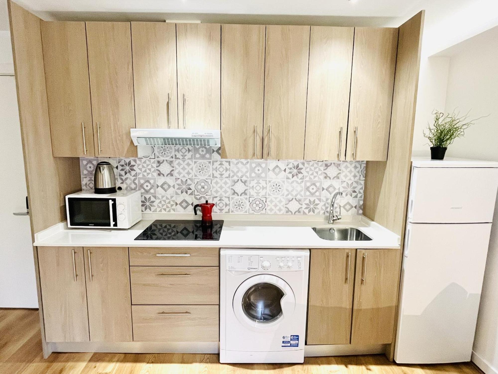 Dplace To Be - Exclusive Apartments In Historic Center Madrid Room photo