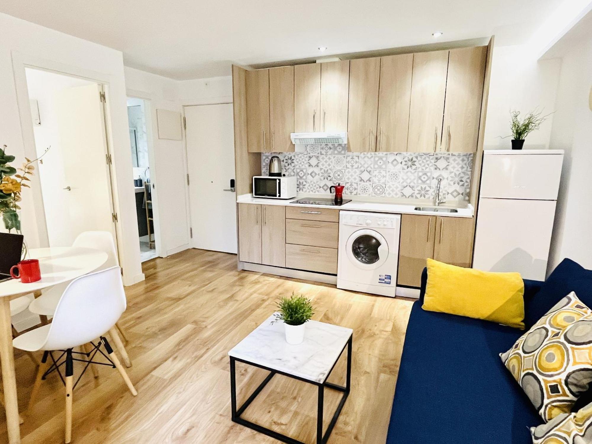 Dplace To Be - Exclusive Apartments In Historic Center Madrid Room photo
